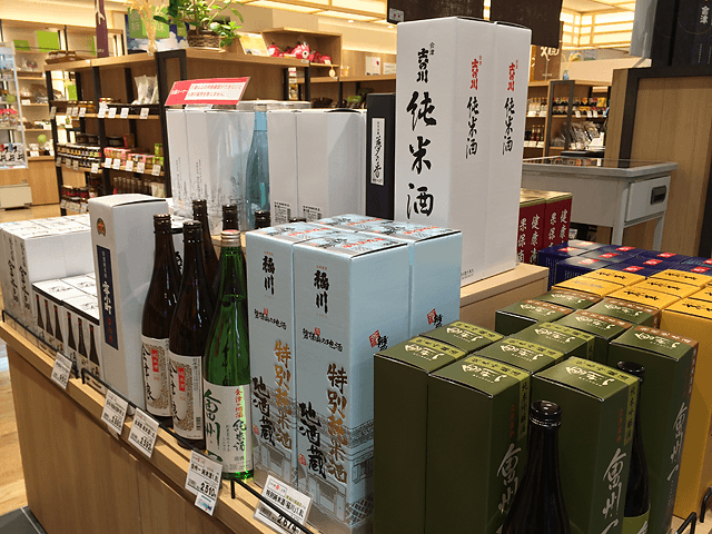 銘酒ばかりが並ぶ日本酒コーナーは圧巻！日本橋ふくしま館MIDETTE。