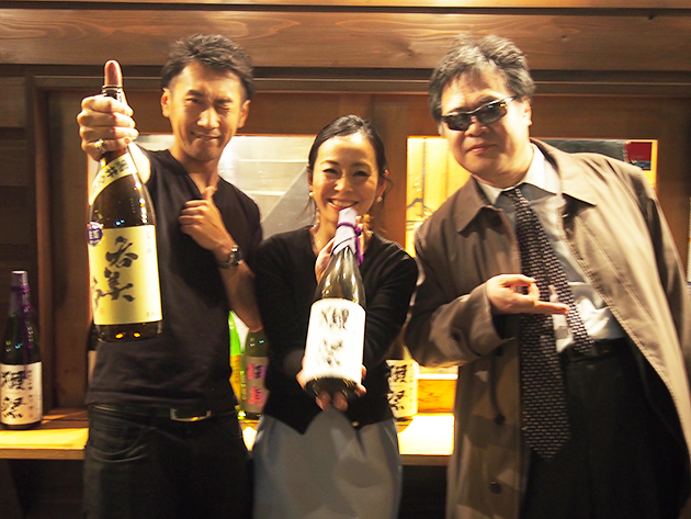 同店「糠人」の豊田さん・私・私の友人であり日本酒「呑美多」生みの親。