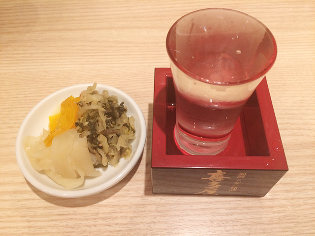 福岡でコスパよしな海鮮を食べるならココ！「海鮮丼・日の出」のお刺身三種盛りと地酒「繁桝」